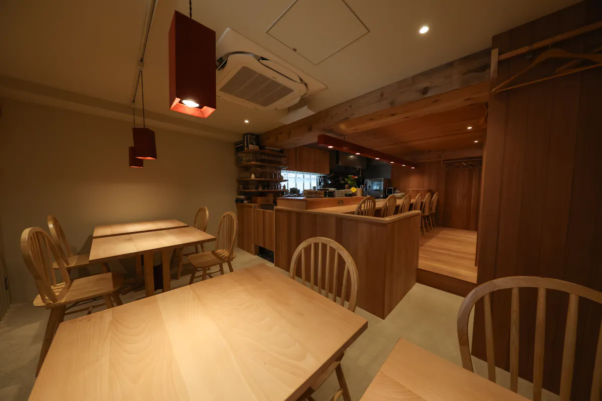 店舗　羽目板