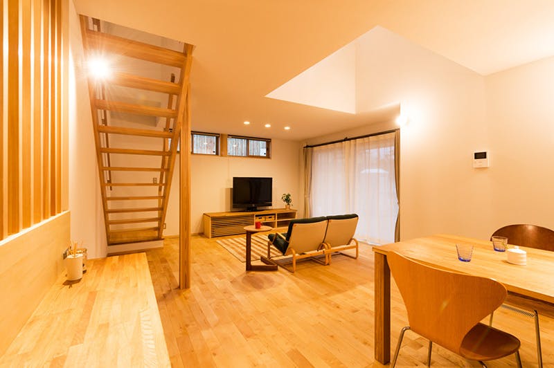 新潟県・個人住宅　カバザクラ・ユニ フローリング(ナチュラルグレード) 施工事例の写真です。