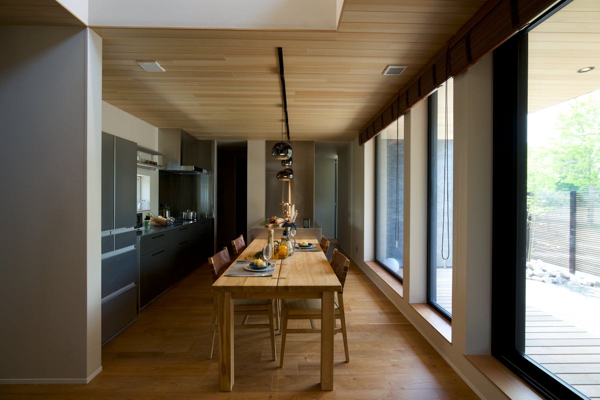 ダイニングキッチン 天井羽目板