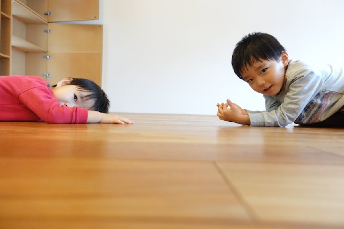 子供　フローリング