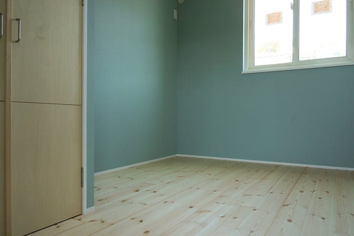 パインフローリング