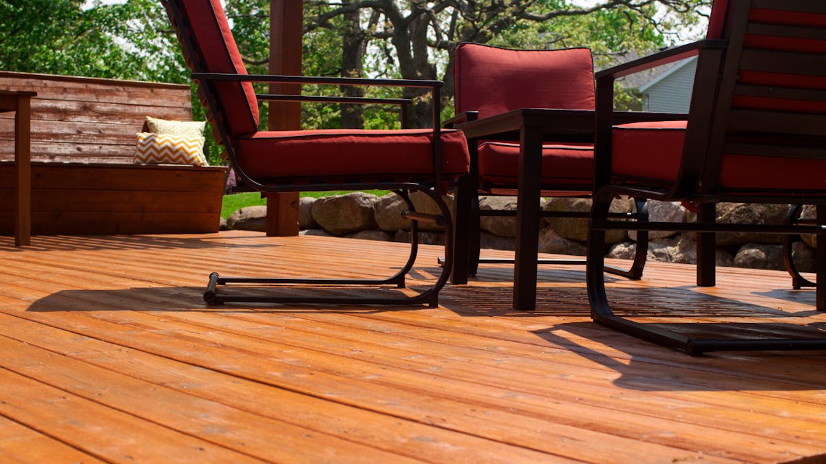 屋外　ベンチ　デッキ　スペース