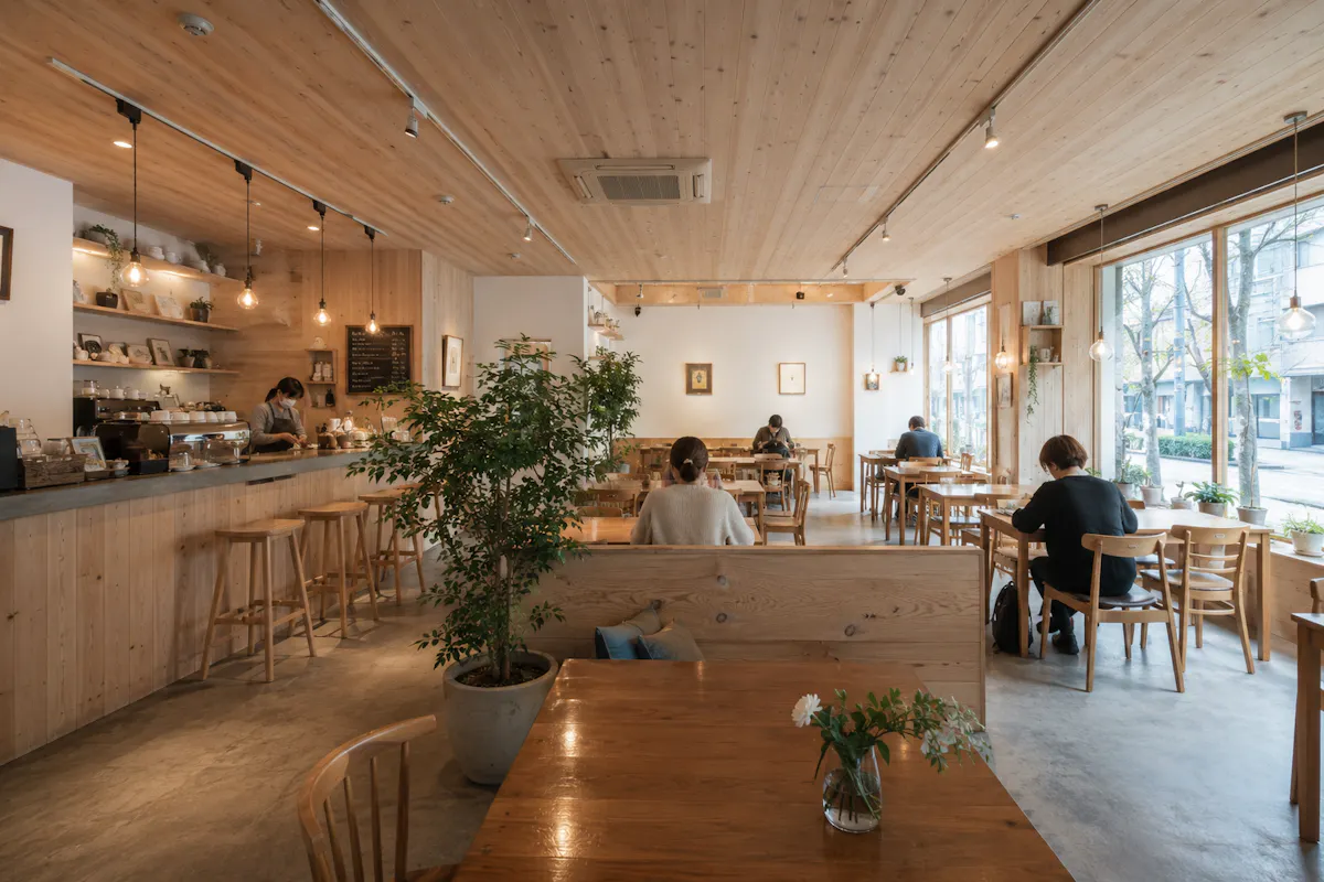 羽目板　カフェ　北欧風