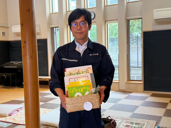 絵本34冊を平幼稚園へ寄贈いたしました